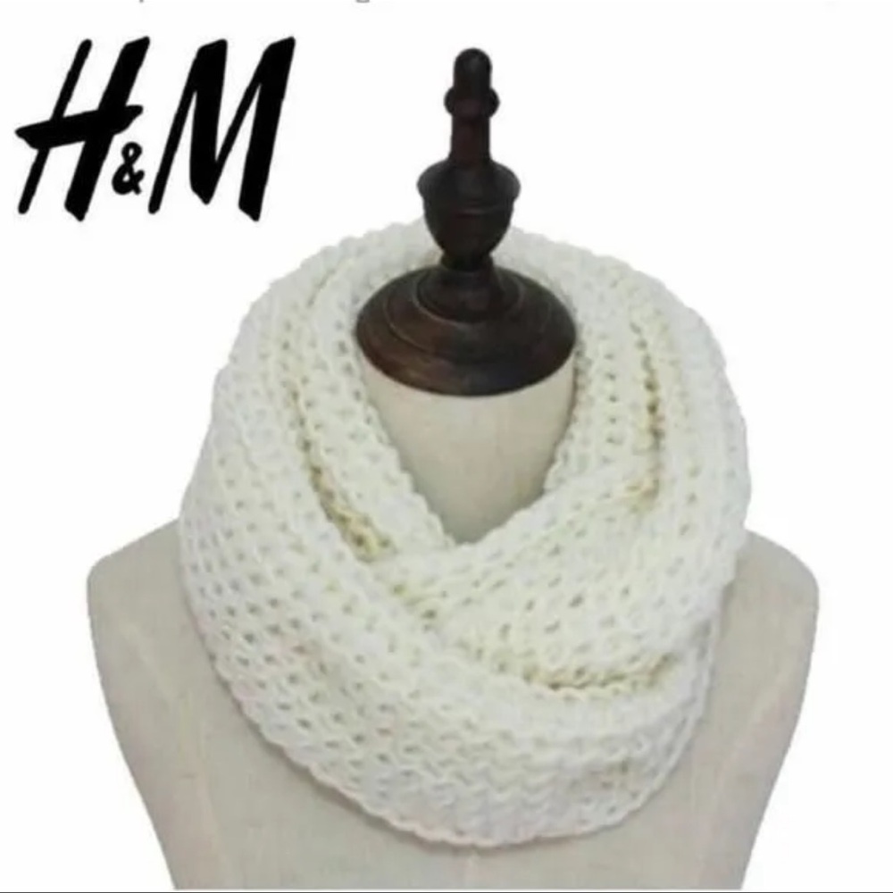 H&M Divided Soft Pointelle Knit White Cream Buttery Soft Infinity Scarf - Picture 11 of 11
